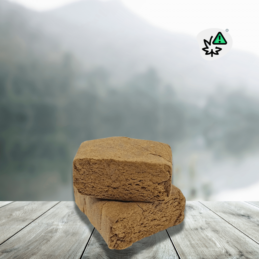 Discover Obama Runtz DC10 40% Resin, a premium hemp resin inspired by the famous American Runtz genetics, renowned for their sweet and fruity aromatic profiles. This variety stands out with its indulgent bouquet blending notes of candy, exotic fruits, and creamy touches. With a 40% concentration, it belongs to the new generation of modern resins, combining terpene richness, a refined texture, and an intense aromatic identity.